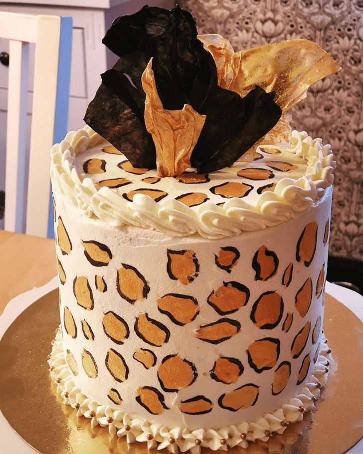 Good Looking Leopard Cake