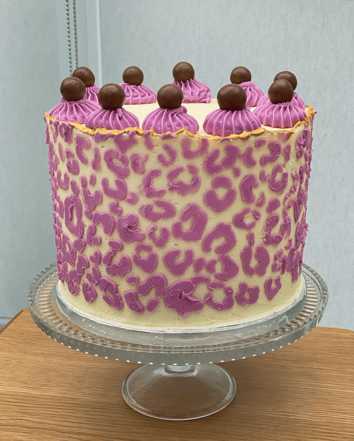 Mesmeric Leopard Cake