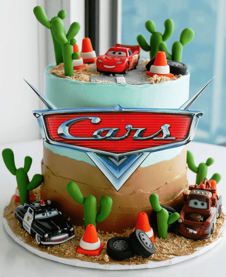 Comely Lightning Mcqueen Cake