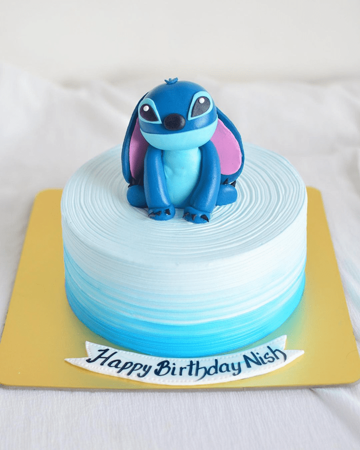Graceful Lilo and Stitch Cake