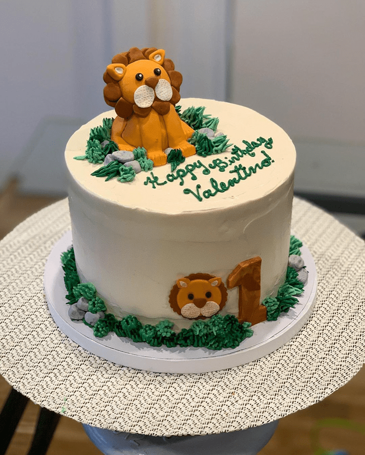 Classy Lion Cake
