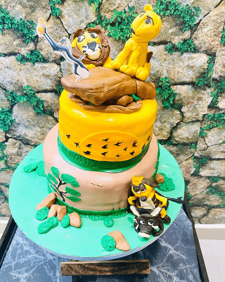 Fine Lion King Cake
