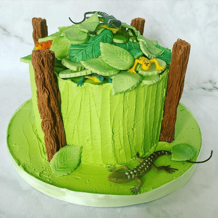 Delightful Lizard Cake