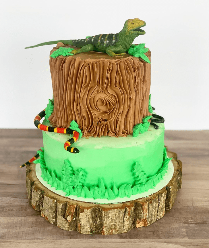 Elegant Lizard Cake