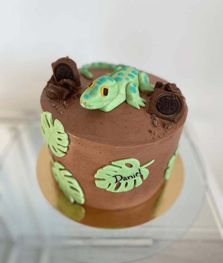 Graceful Lizard Cake