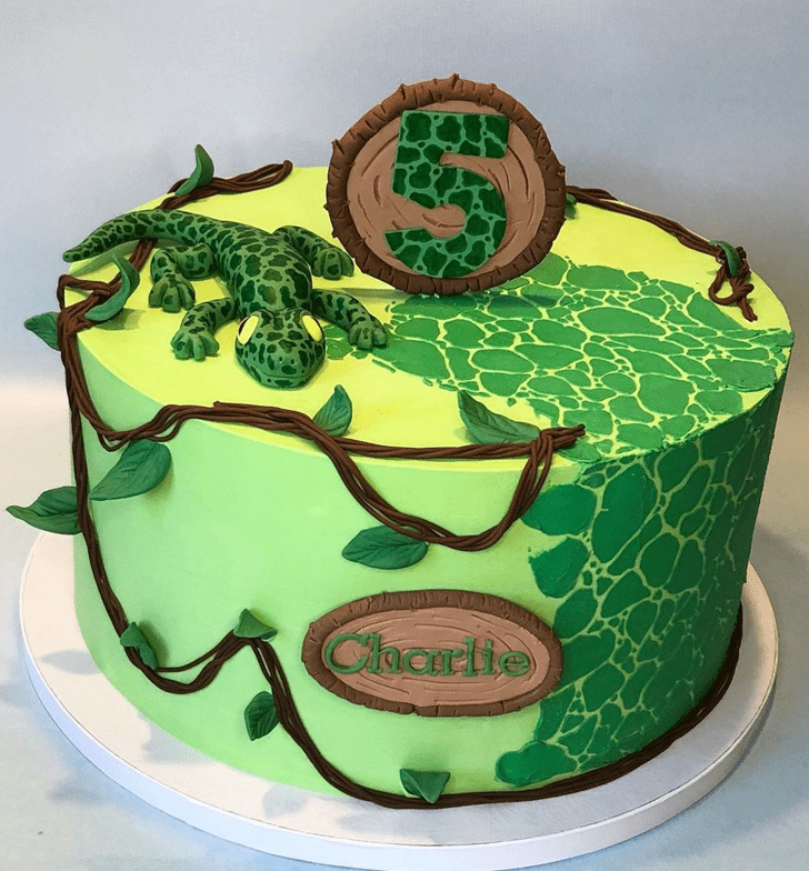 Resplendent Lizard Cake