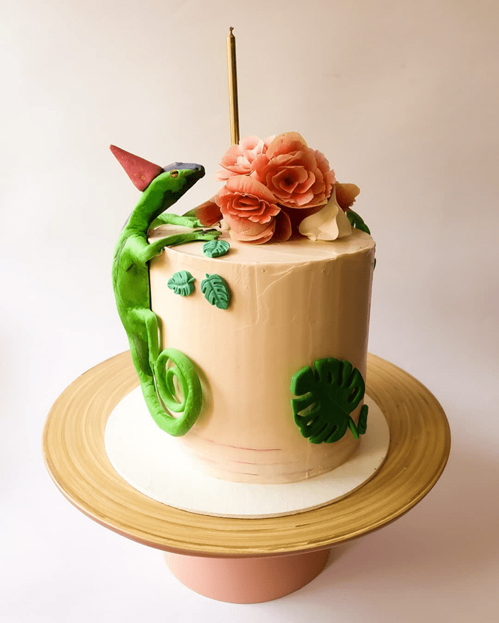 Slightly Lizard Cake