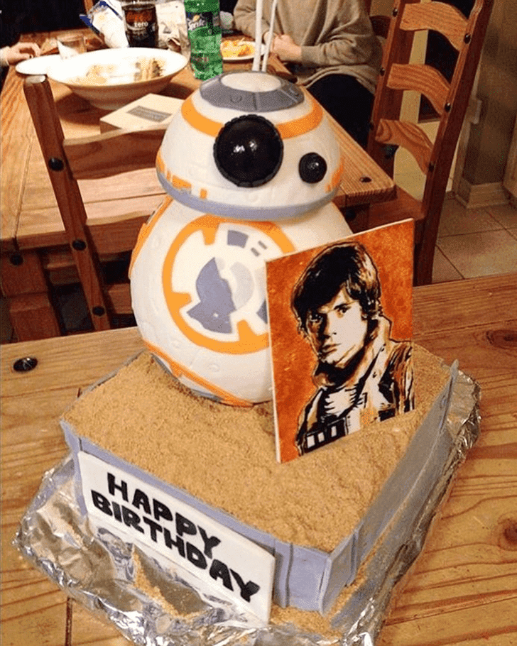 Beauteous Luke Skywalker Cake
