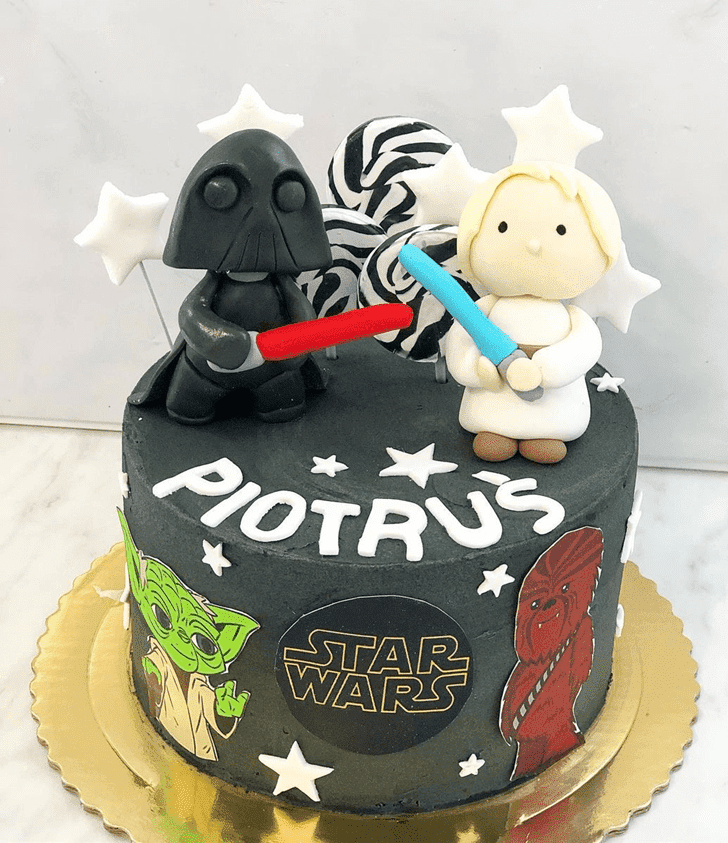 Graceful Luke Skywalker Cake