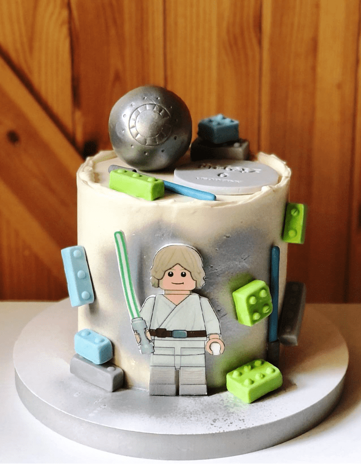 Mesmeric Luke Skywalker Cake