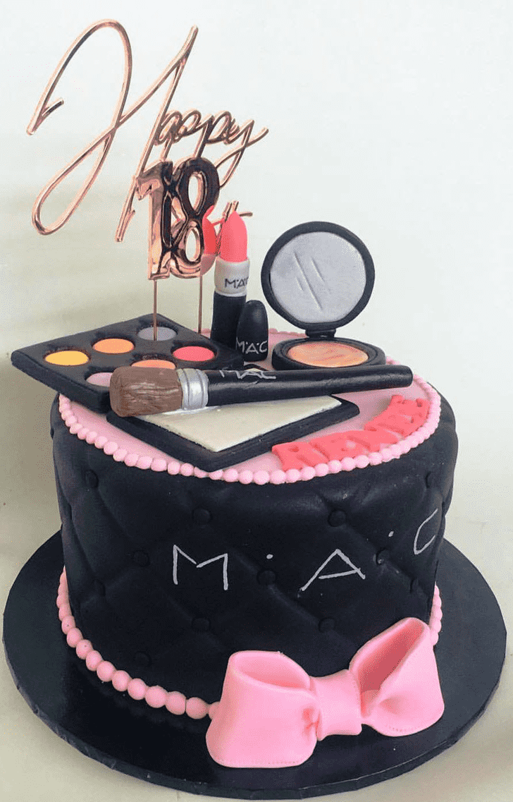 Inviting MAC Makeup Cake