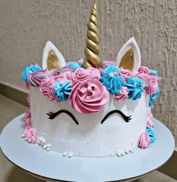 Comely Magical Unicorn Cake