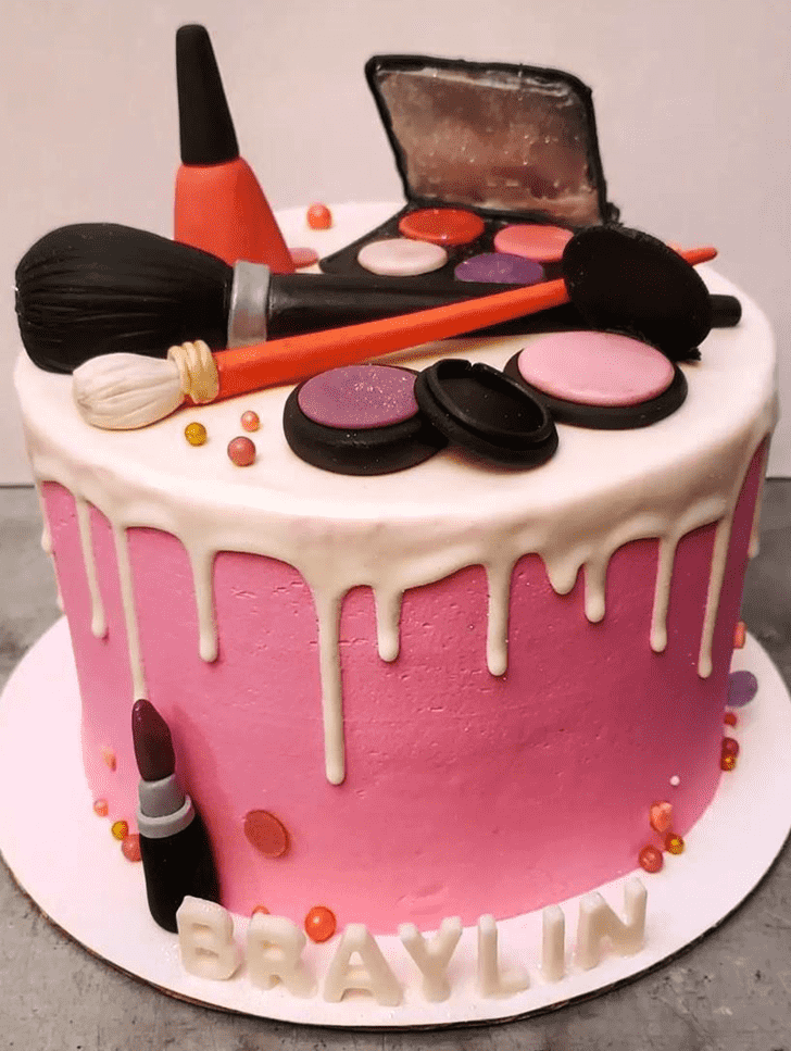 Captivating Makeup Cake