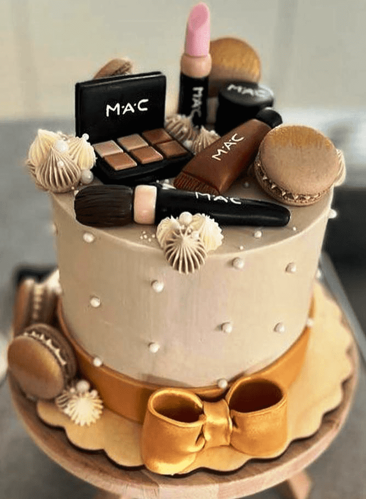 Makeup Kit Theme Birthday Cake 114 - Cake Square Chennai | Cake Shop in  Chennai