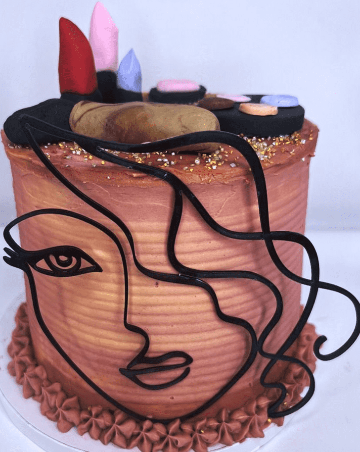 Exquisite Makeup Cake