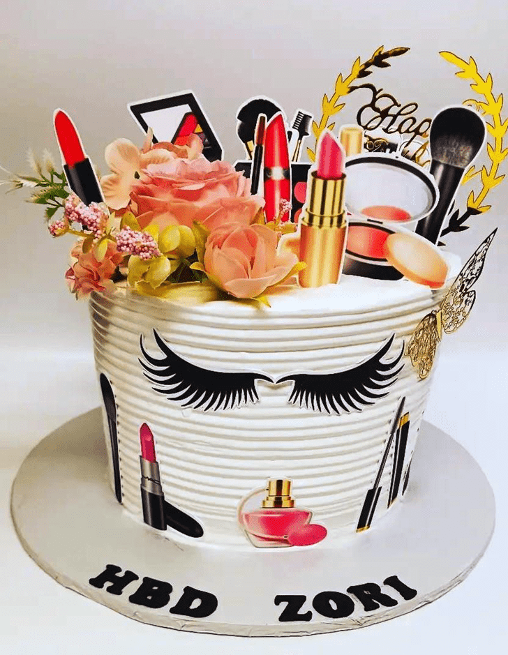 Fascinating Makeup Cake