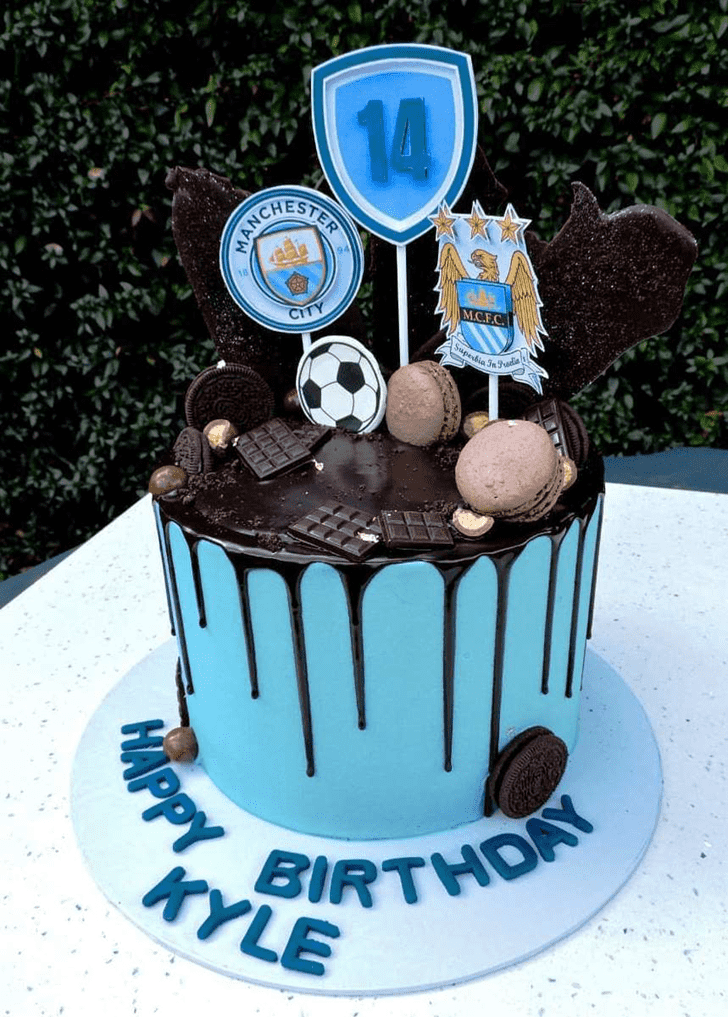 Comely Manchester City Cake