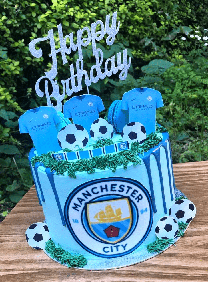 Exquisite Manchester City Cake