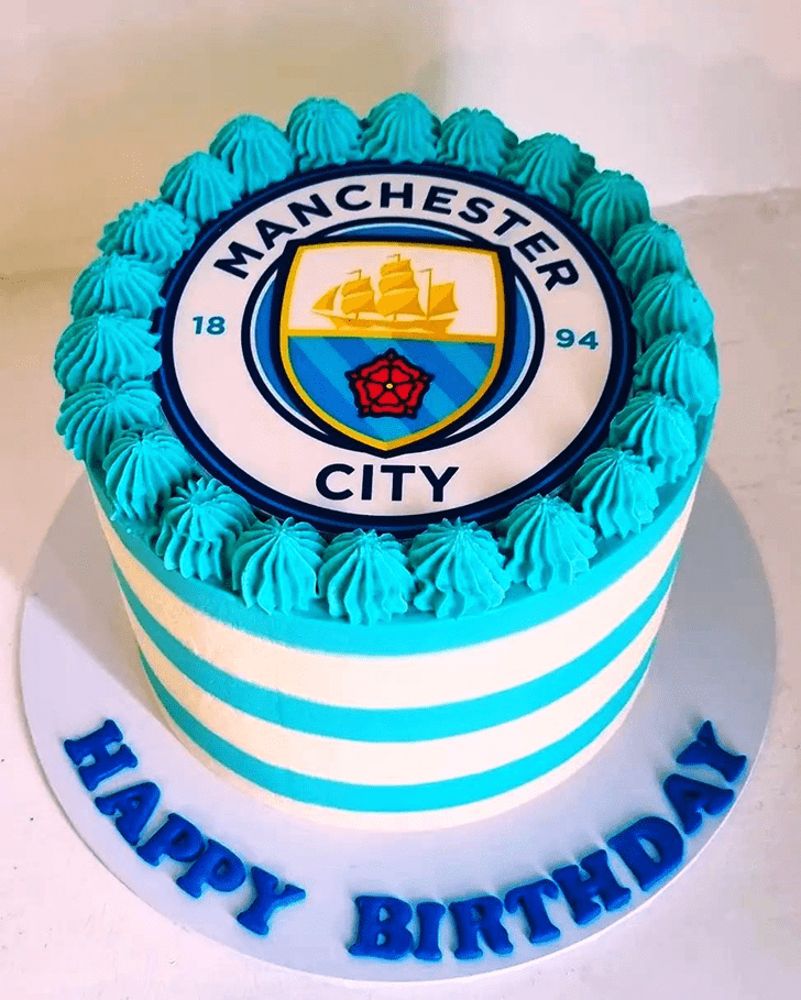 Ideal Manchester City Cake