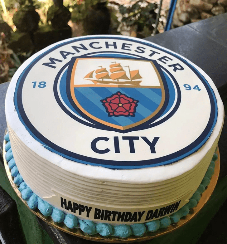 Lovely Manchester City Cake Design