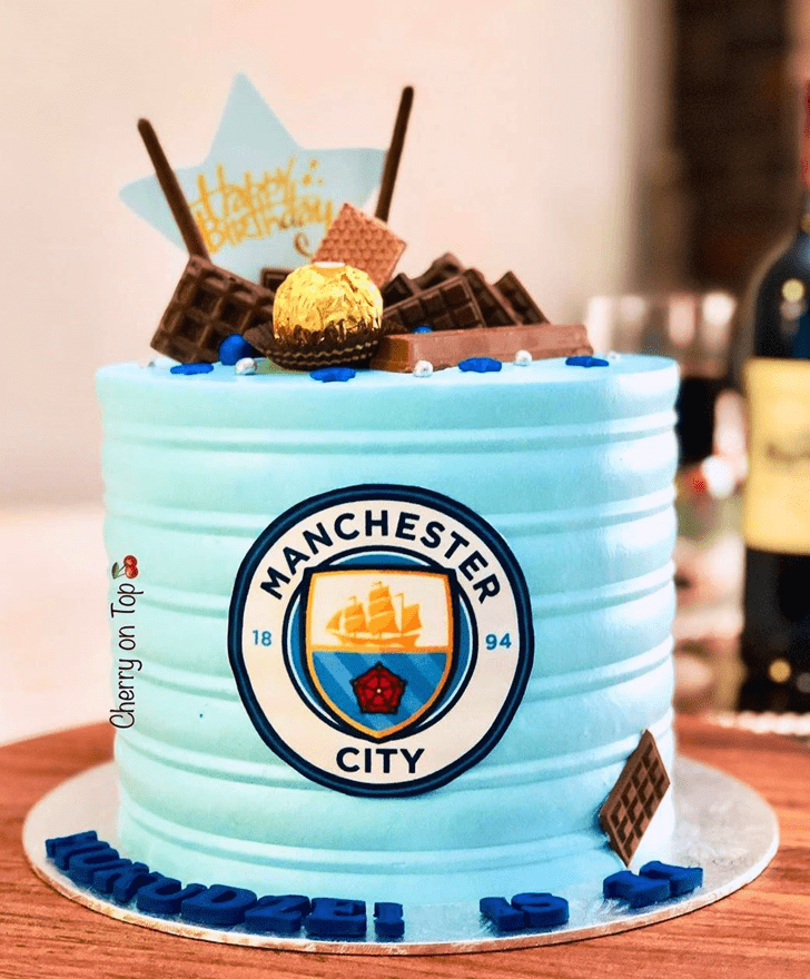 Magnetic Manchester City Cake