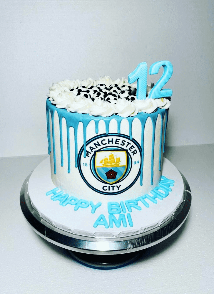 Pretty Manchester City Cake