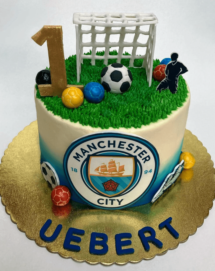 Stunning Manchester City Cake