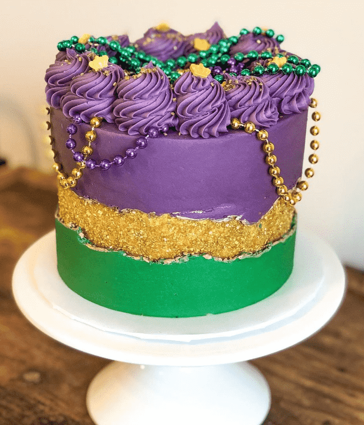 Inviting Mardi Gras Cake