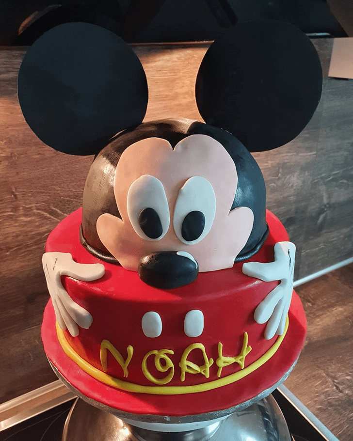 Beauteous Micky Mouse Cake
