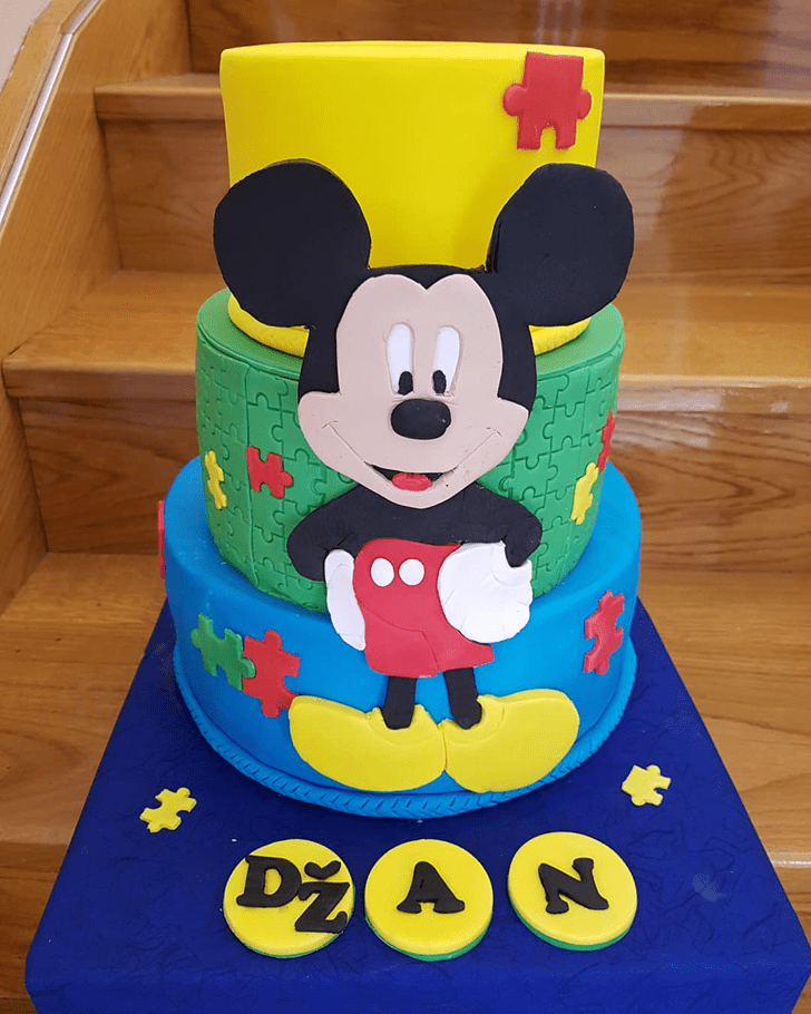 Comely Micky Mouse Cake