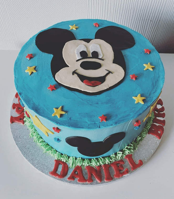 Divine Micky Mouse Cake