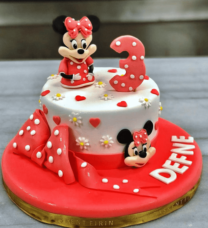 Fascinating Mini Mouse Cake