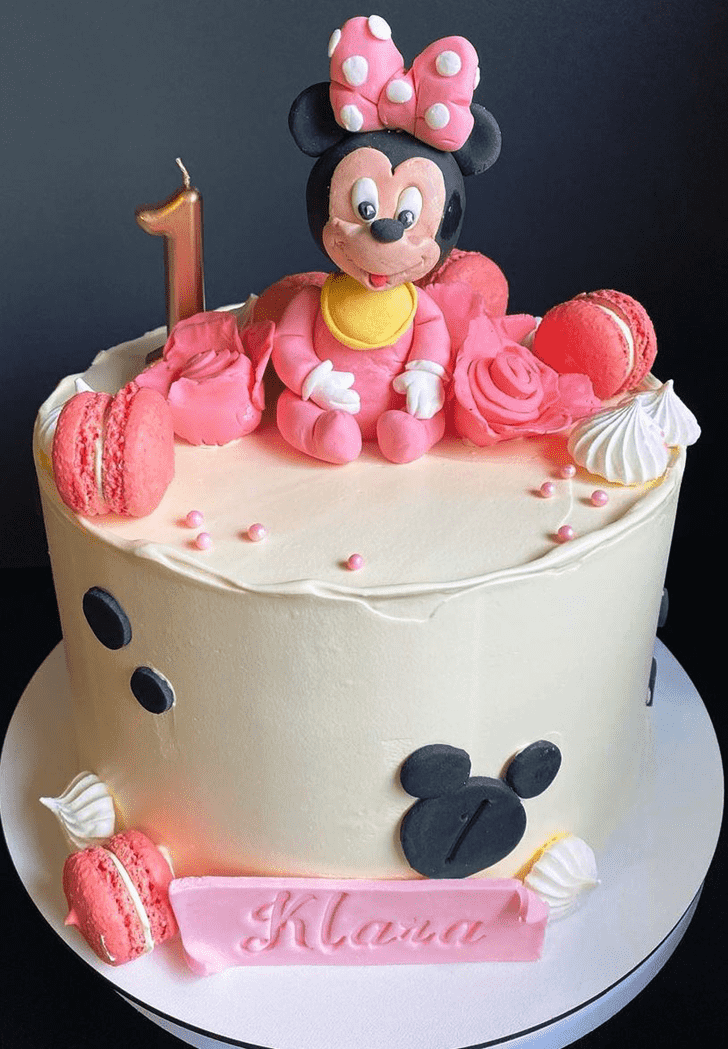 Fetching Mini Mouse Cake