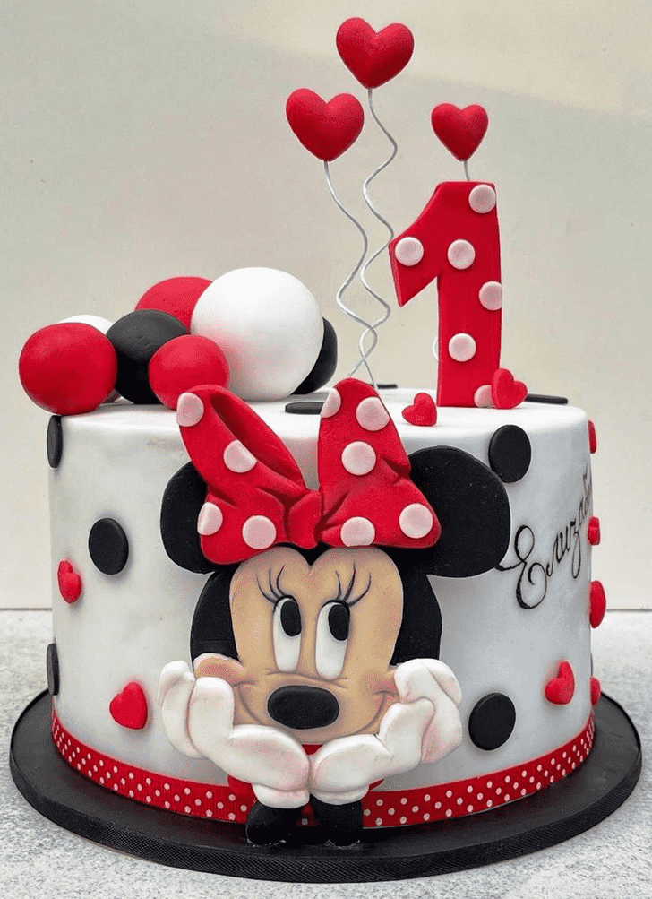 Graceful Mini Mouse Cake