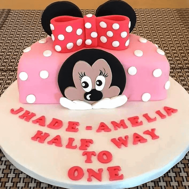 Marvelous Mini Mouse Cake