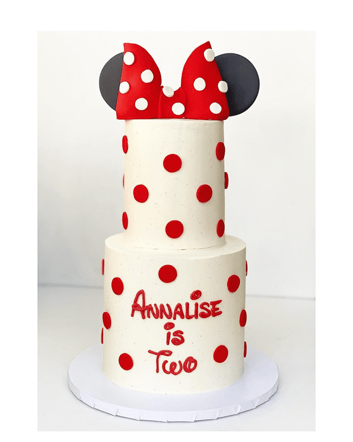 Appealing Minnie Mouse Cake