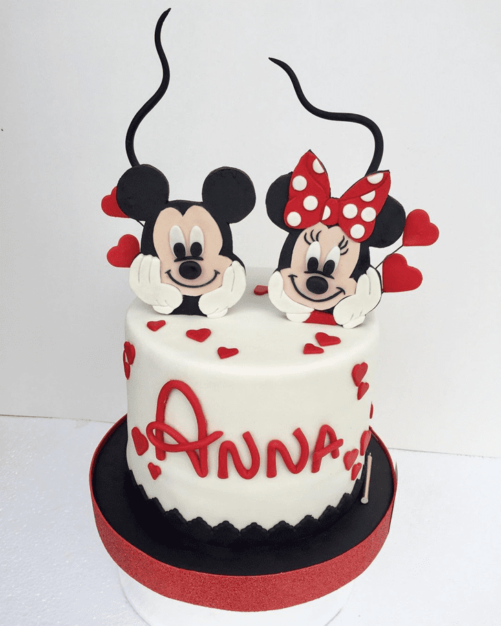 Beauteous Minnie Mouse Cake