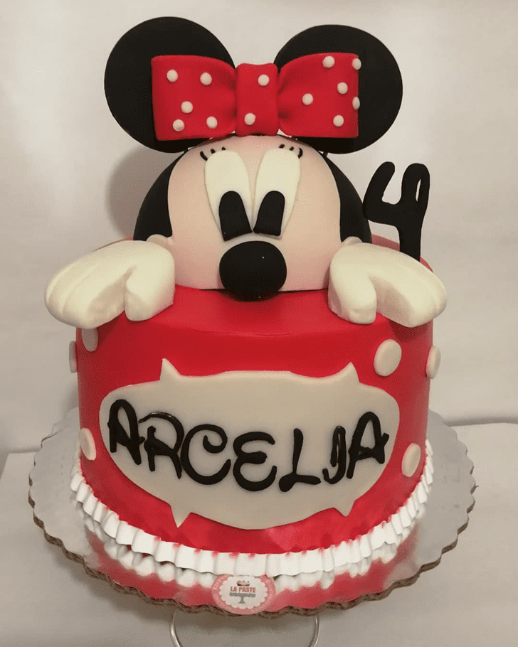 Exquisite Minnie Mouse Cake