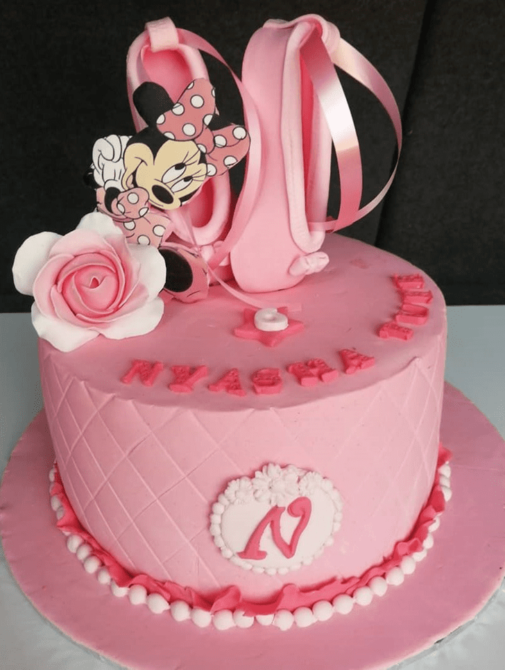 Fetching Minnie Mouse Cake