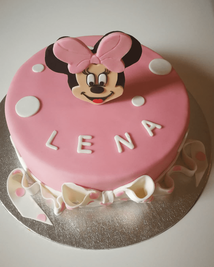 Magnetic Minnie Mouse Cake
