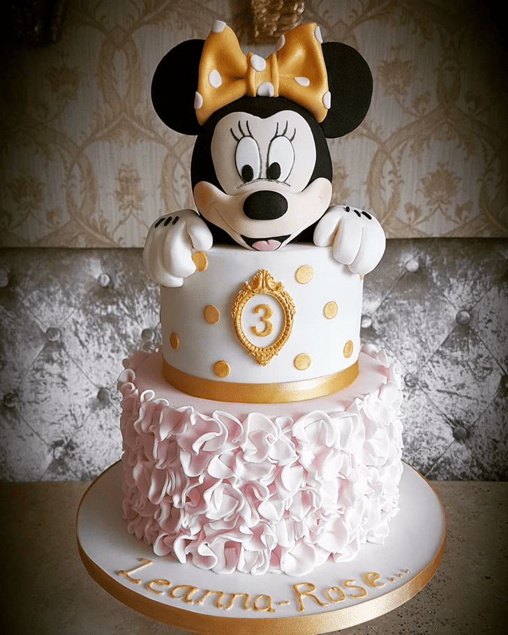 Nice Minnie Mouse Cake