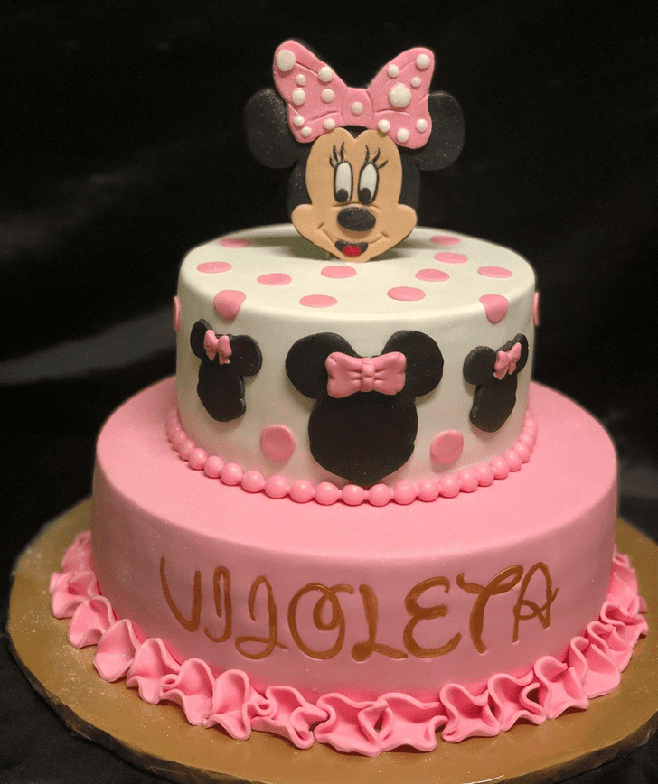 Pretty Minnie Mouse Cake