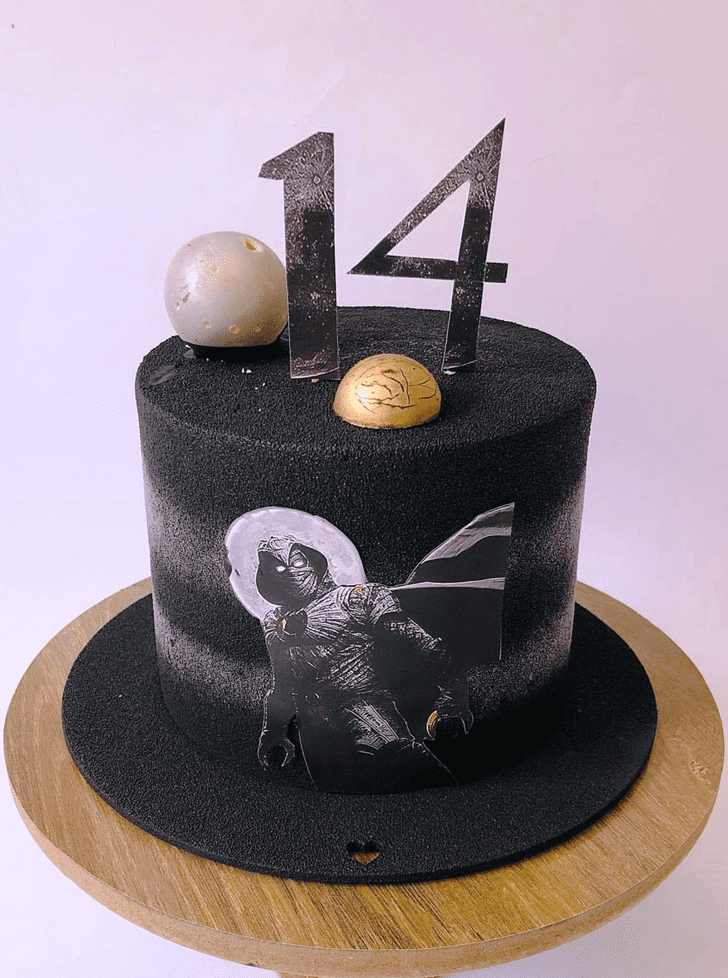 Moon Knight Black Spray Cake