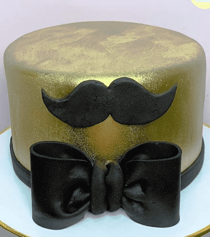 Inviting Moustache Cake