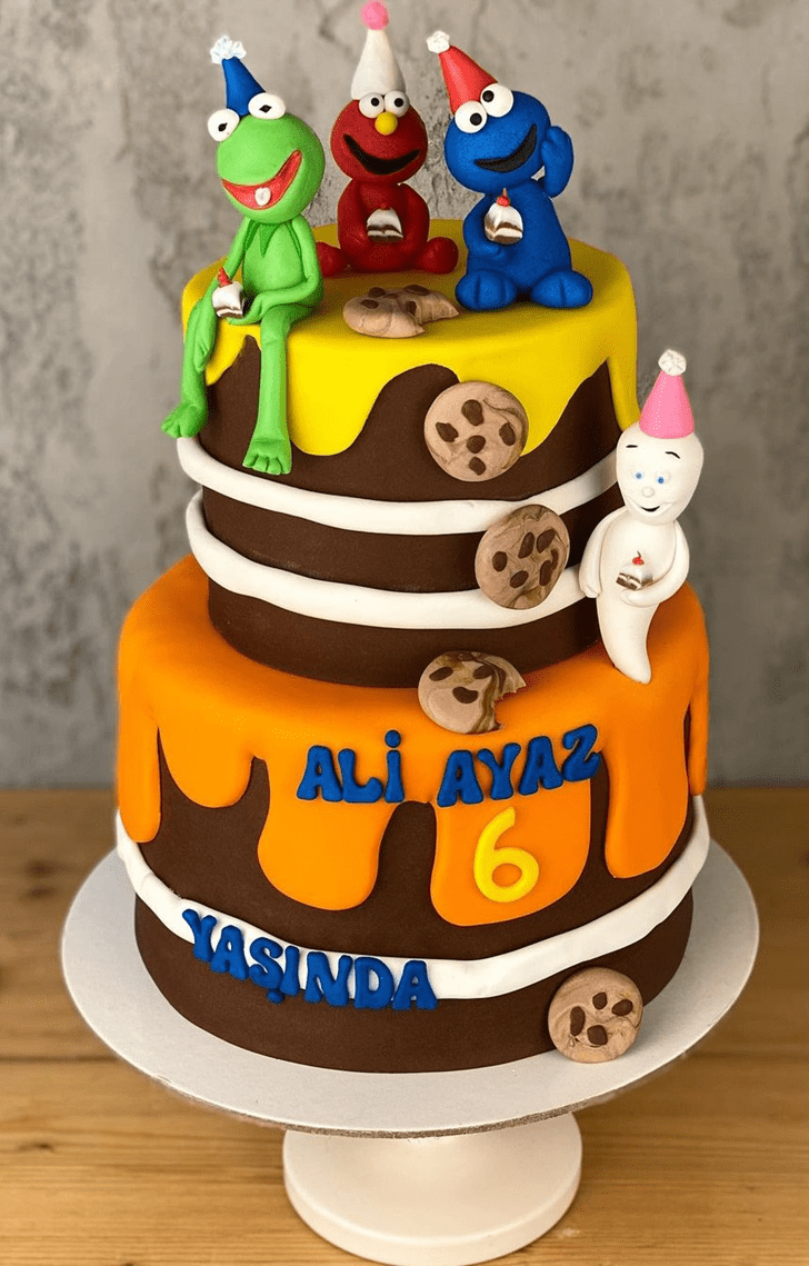 Comely Muppets Cake