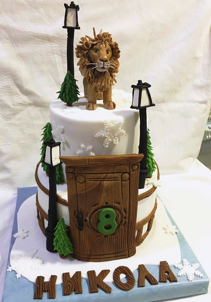 Delightful Narnia Cake