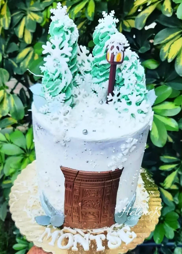 Excellent Narnia Cake