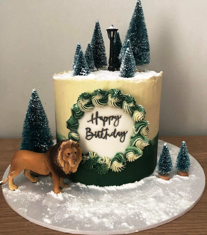 Pleasing Narnia Cake