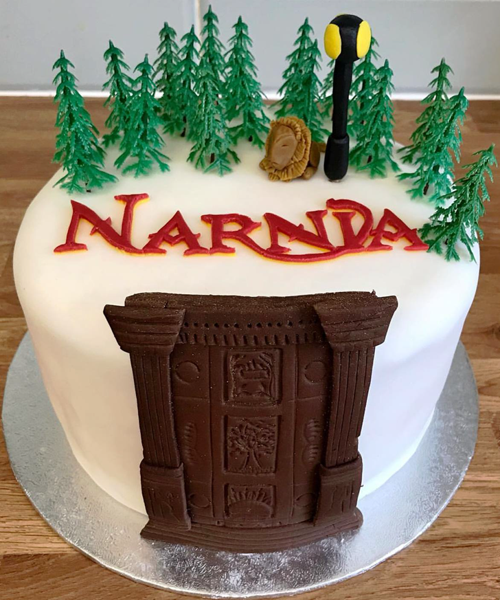 Superb Narnia Cake