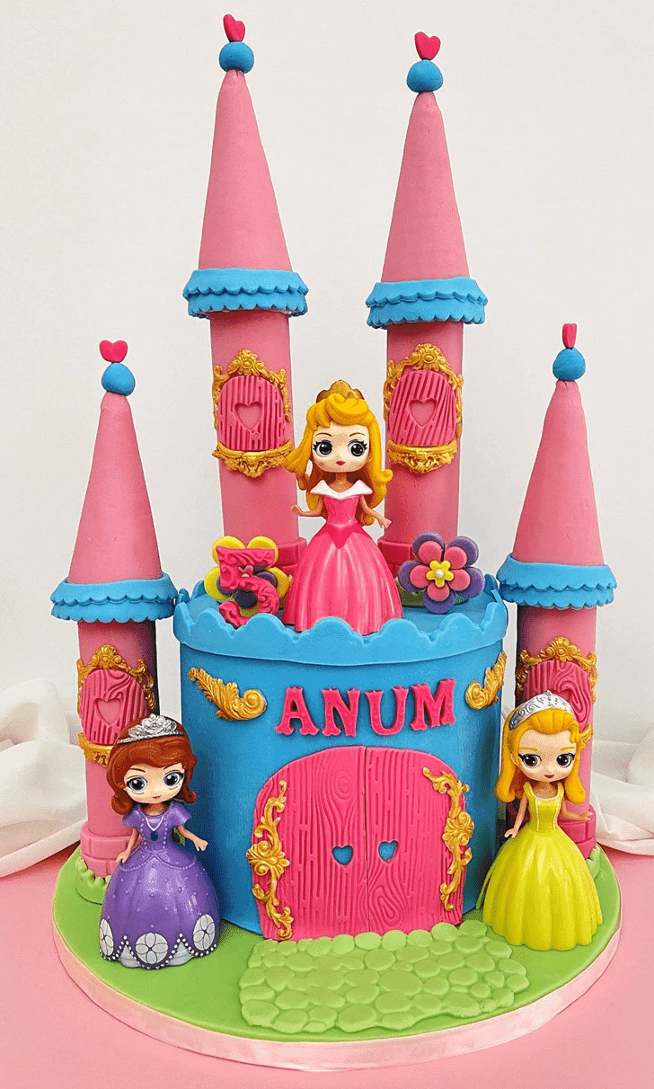 Graceful New Castle Cake